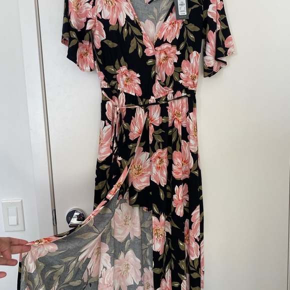 Black & pink floral romper - Picture 2 of 7